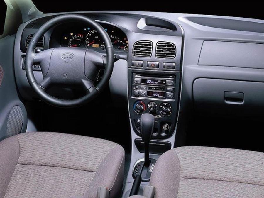  Kia Rio Sedan 2000 года  (фото 2 из 3)